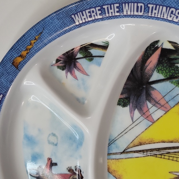 Lot of 3. Two Where the Wild Things are 3 section plates And Book. - Picture 10 of 16
